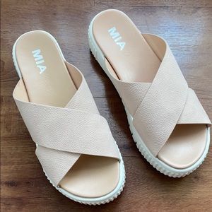 🎉BRAND NEW platform sandals